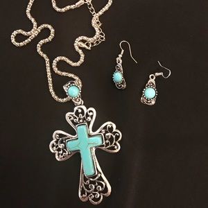NEW Silver tone turquoise necklace & earrings set